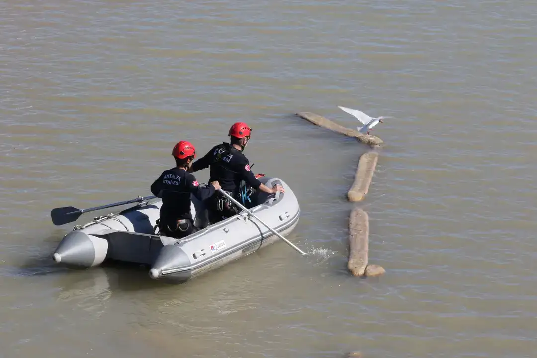 Boğaçayı'nda Misinaya Takılan Martıyı Ekipler Kurtardı 5